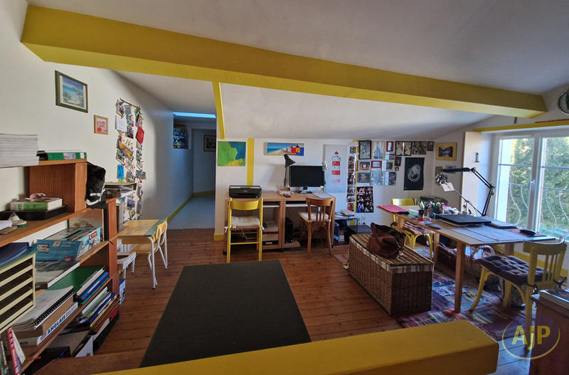 Maison - 169 m² - 8 pièces