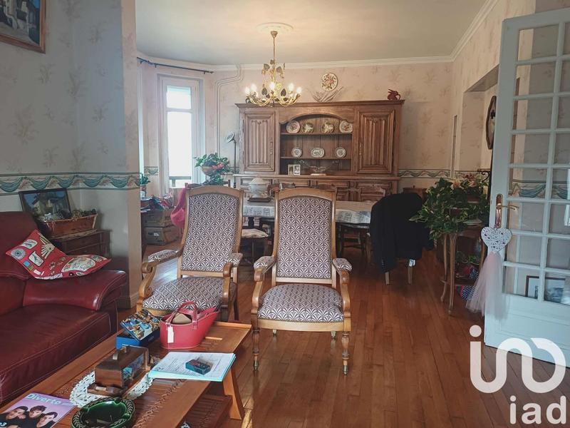 Maison - 241 m² - 8 pièces