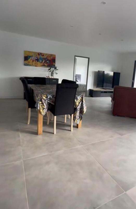 Maison - 200 m² - 7 pièces