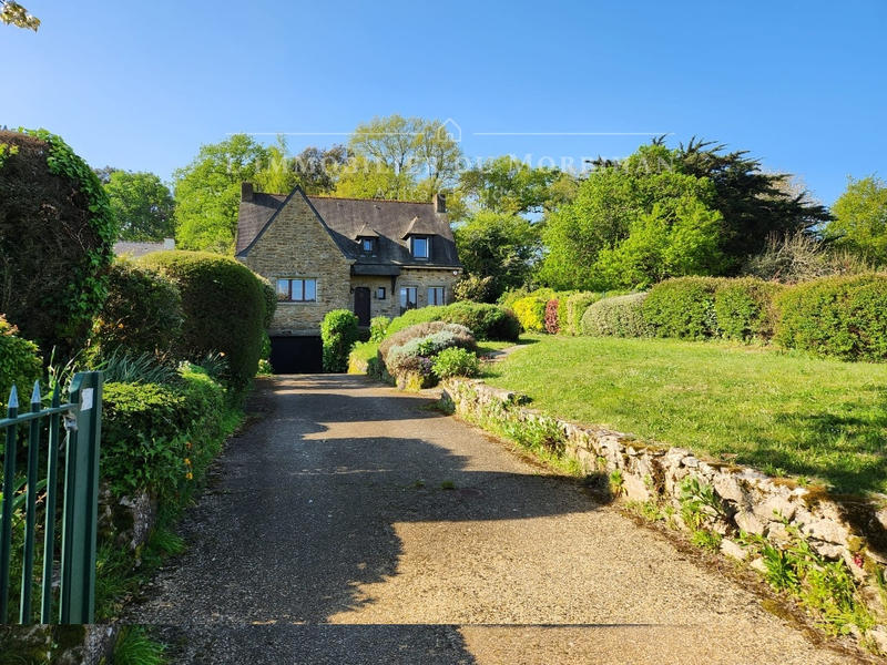 Maison - 132 m² - 9 pièces