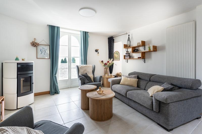 Demeure - 249 m² - 17 pièces