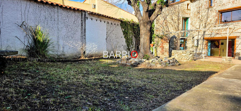 Maison traditionnelle - 300 m² - 16 pièces