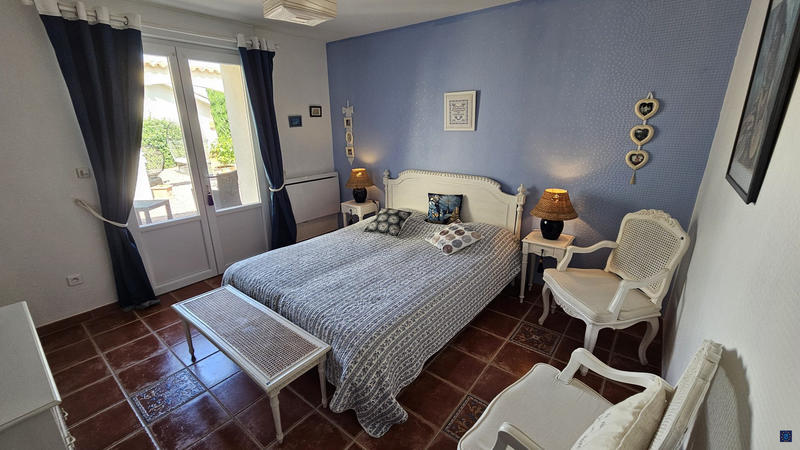 Maison contemporaine - 273 m² - 9 pièces