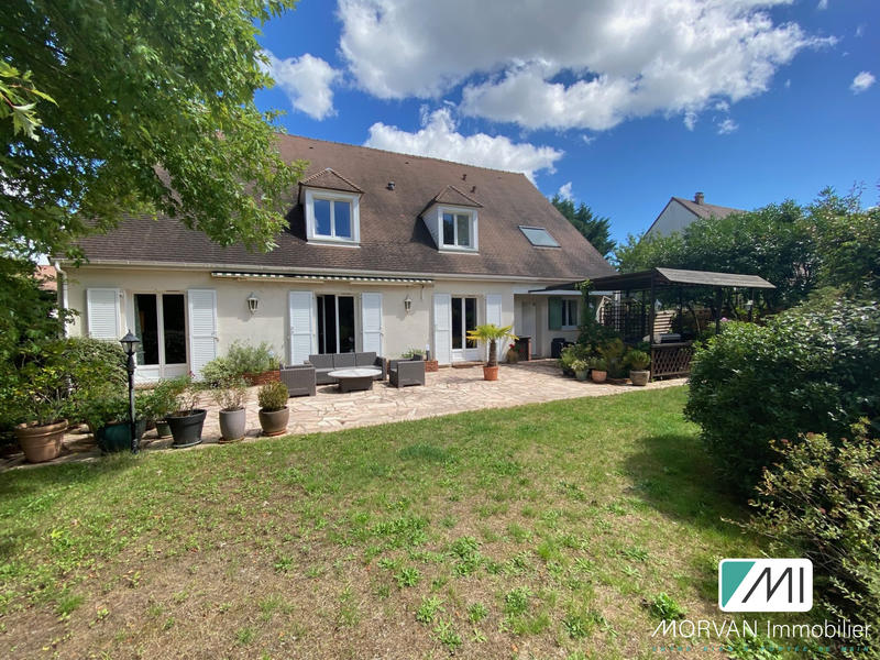 Maison - 290 m² - 11 pièces