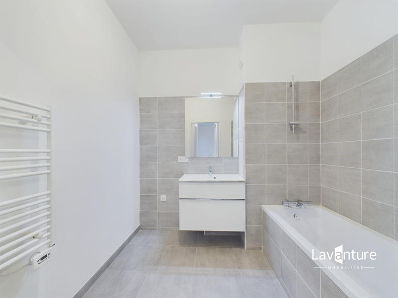 Appartement - 100 m² - 5 pièces