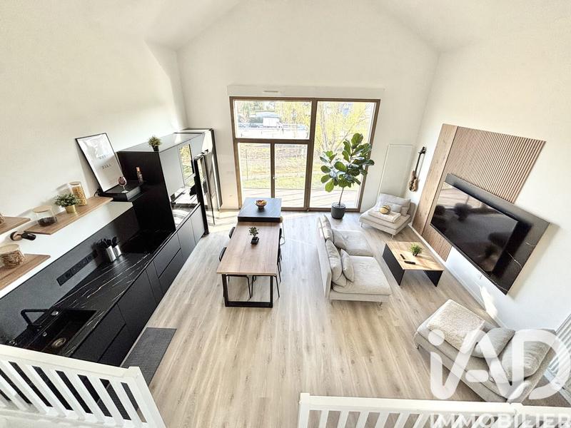 Loft - 93 m² - 5 pièces