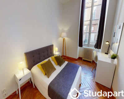 Chambre - 120 m² - 1 pièce