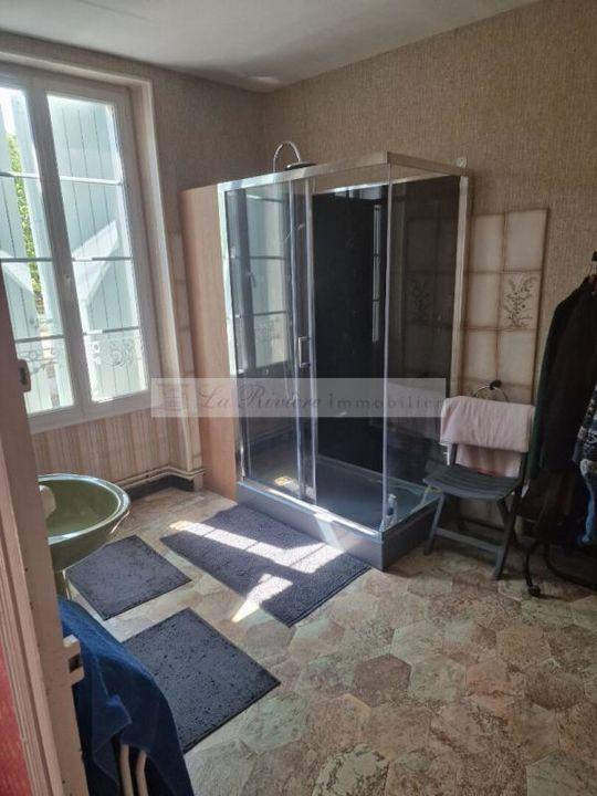 Maison - 200 m² - 9 pièces