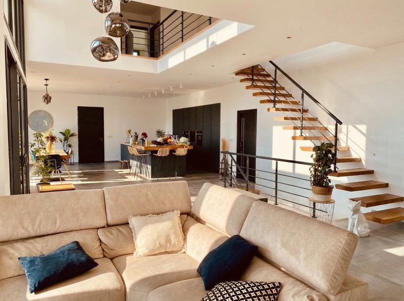 Maison - 363 m² - 9 pièces