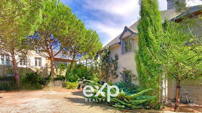 Maison - 242 m² - 7 pièces