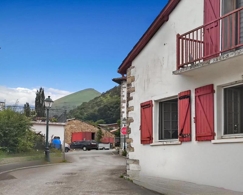 Maison - 365 m² - 11 pièces