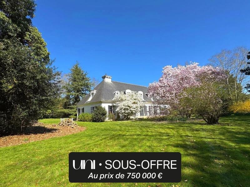 Maison - 318 m² - 8 pièces