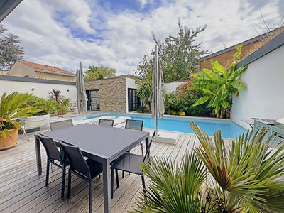 Maison - 260 m² - 5 pièces