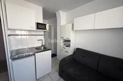 Studio - 11 m² - 1 pièce