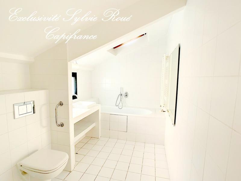 Loft - 135 m² - 4 pièces