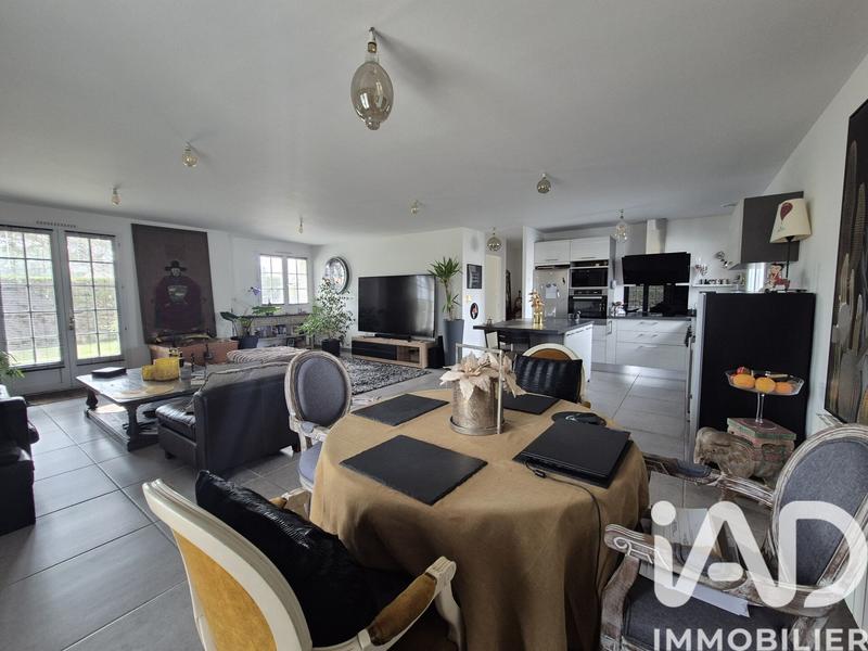 Maison - 93 m² - 4 pièces
