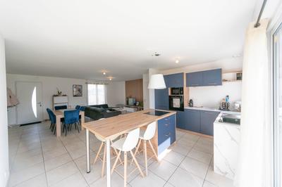 Maison - 90 m² - 5 pièces