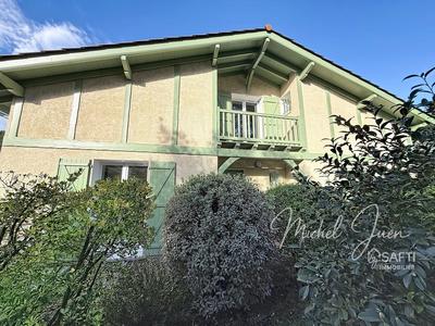 Maison - 140 m² - 5 pièces