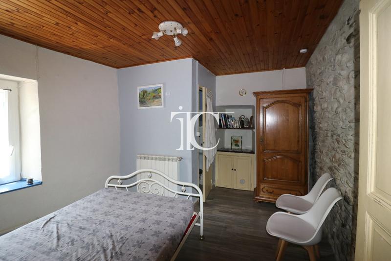 Maison de village - 80 m² - 5 pièces