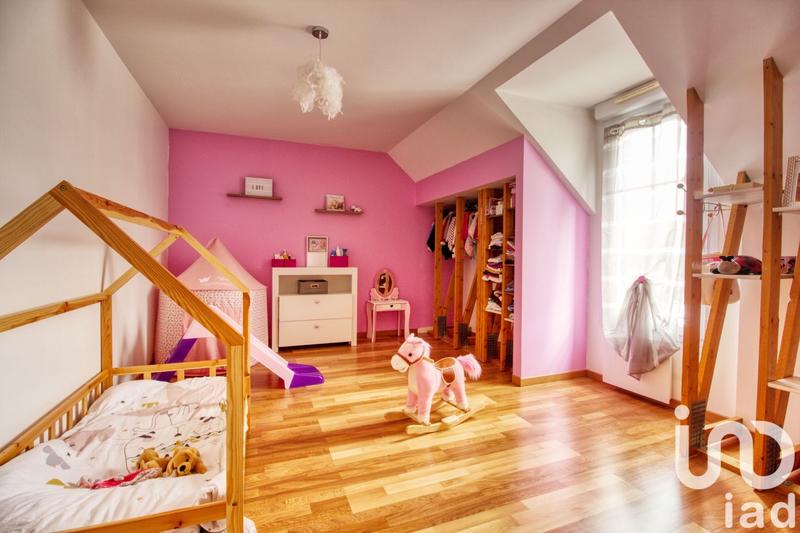 Maison - 208 m² - 7 pièces