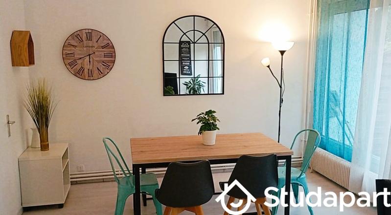 Chambre - 11 m² - 1 pièce