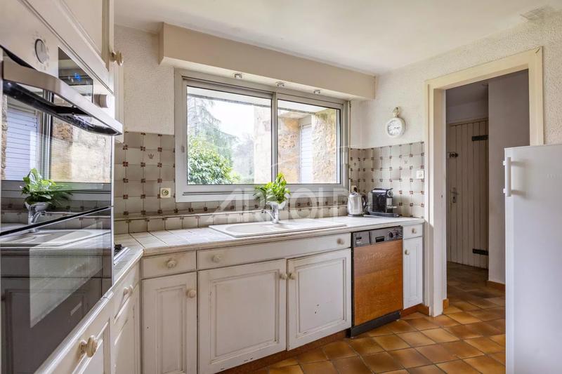 Maison - 182 m² - 9 pièces