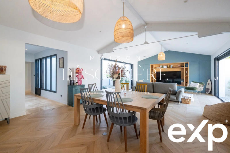 Villa - 200 m² - 7 pièces