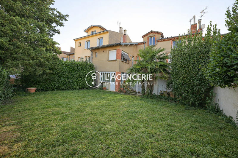 Maison - 310 m² - 8 pièces