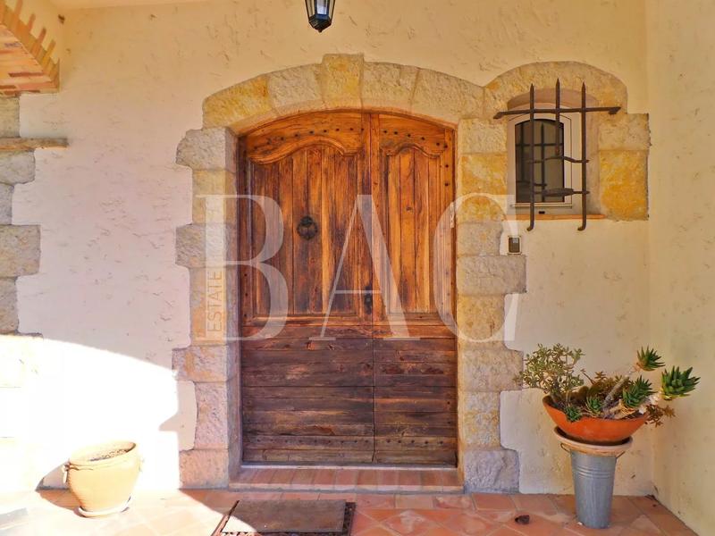 Villa - 330 m² - 8 pièces