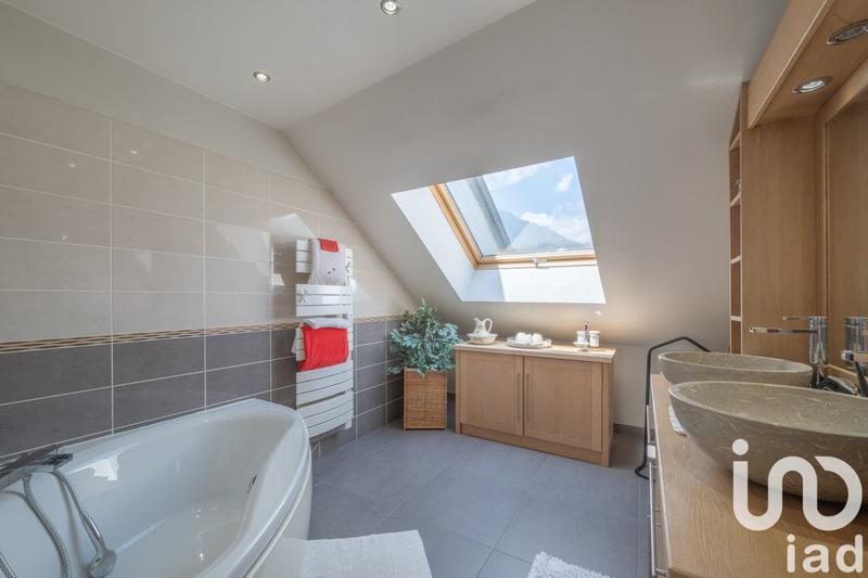 Duplex - 111 m² - 4 pièces