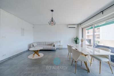 Appartement - 98 m² - 4 pièces