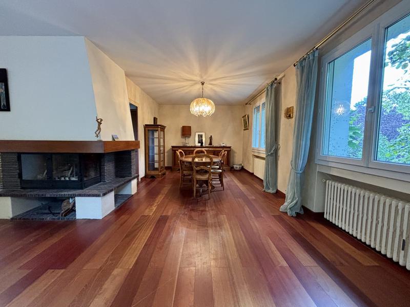 Maison traditionnelle - 181 m² - 7 pièces