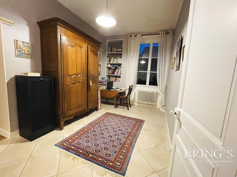 Maison ancienne - 259 m² - 8 pièces