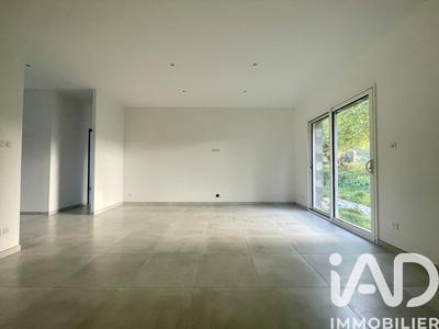 Maison - 98 m² - 5 pièces