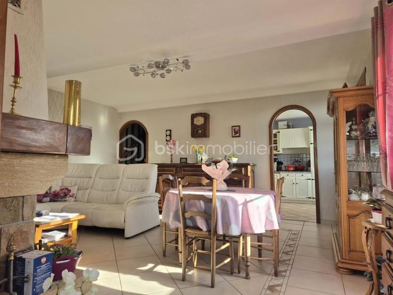 Demeure - 125 m² - 6 pièces