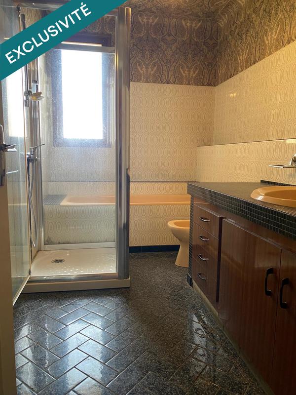 Maison - 233 m² - 9 pièces