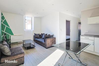 Immeuble - 122 m² - 9 pièces