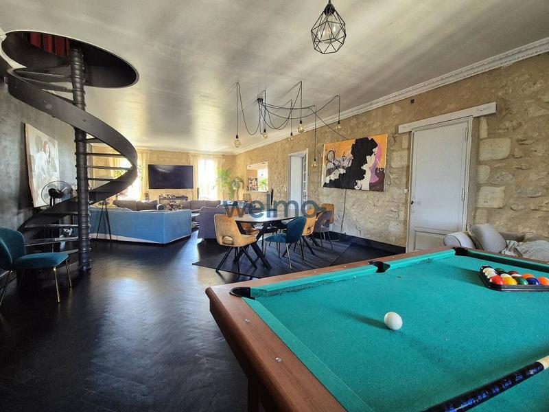 Maison - 715 m² - 13 pièces