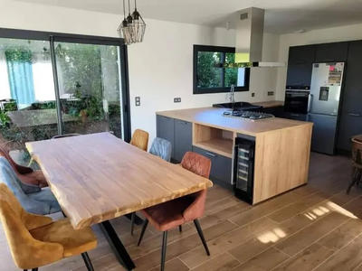 Maison - 90 m² - 5 pièces