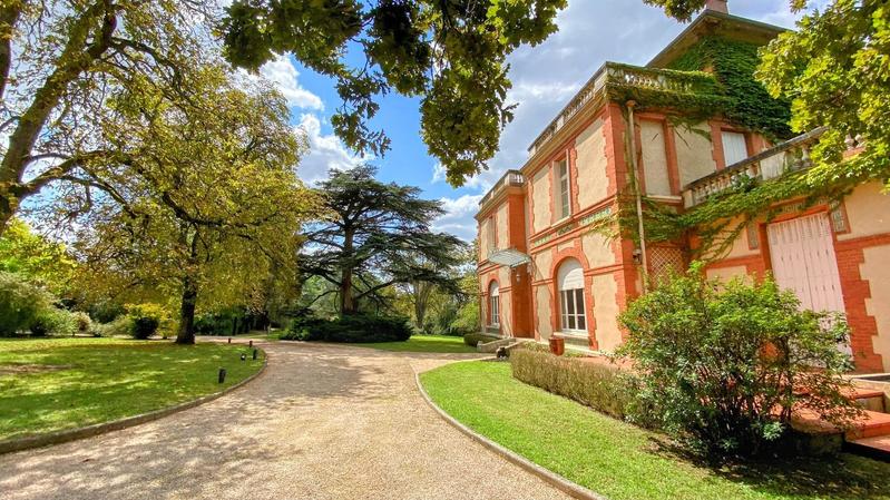 Propriété - 403 m² - 10 pièces