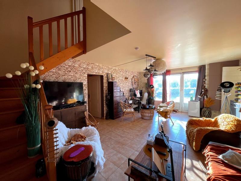 Maison - 300 m² - 7 pièces