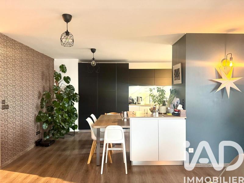 Appartement - 93 m² - 4 pièces