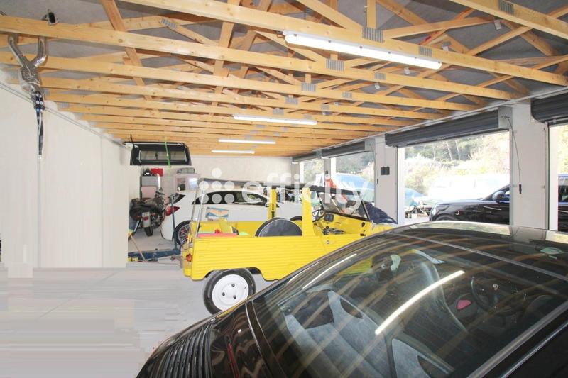 Maison - 238 m² - 8 pièces