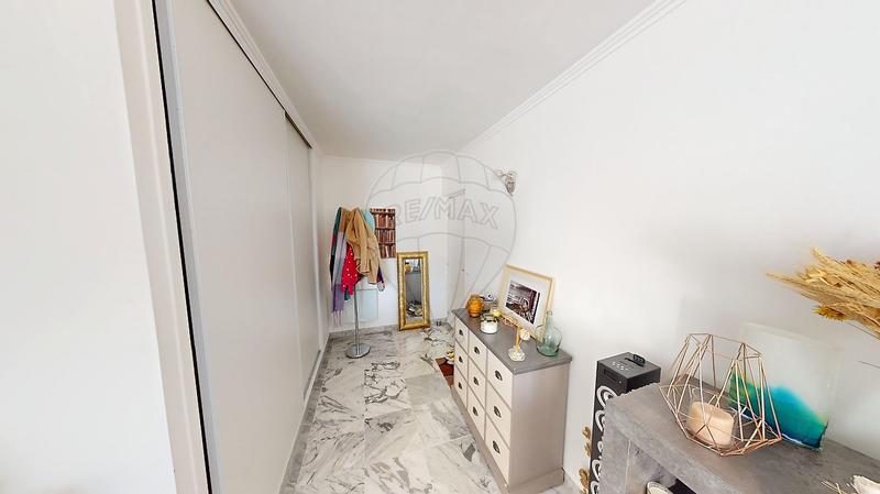 Appartement - 93 m² - 4 pièces