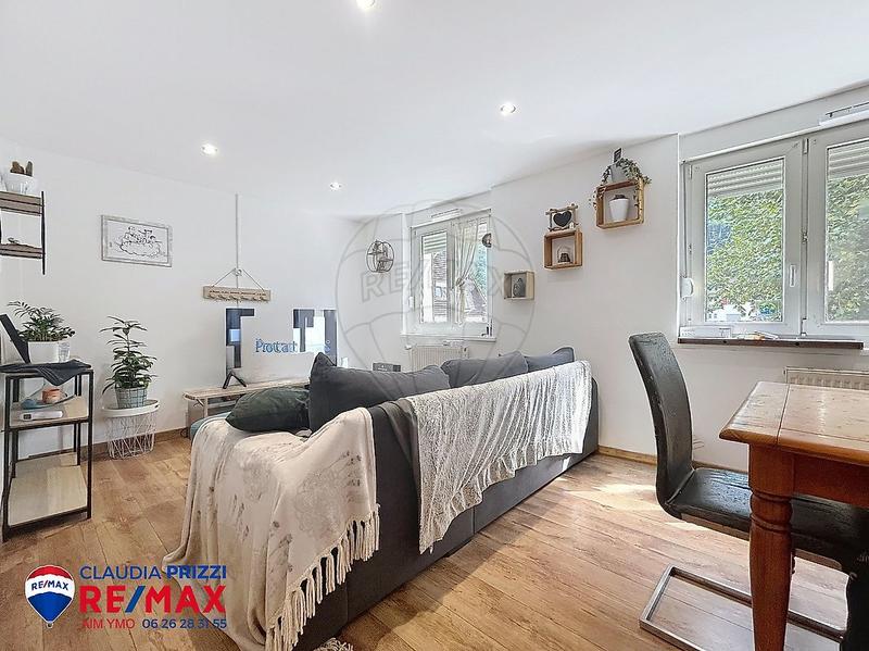 Maison jumelée - 104 m² - 7 pièces