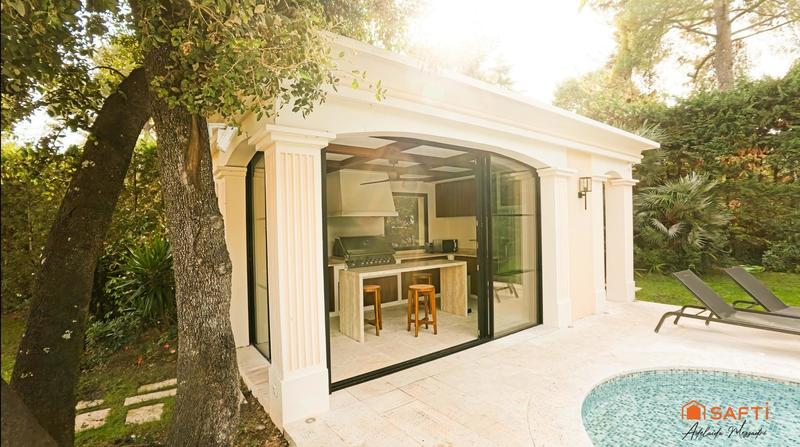 Villa - 419 m² - 10 pièces