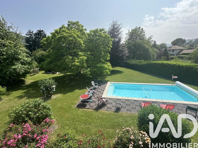 Maison - 198 m² - 6 pièces