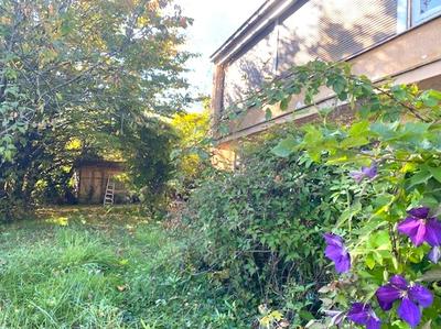 Maison - 1 867 m² - 6 pièces