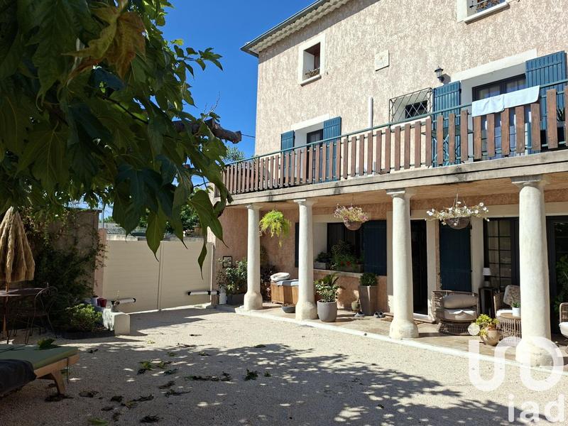 Maison - 258 m² - 8 pièces