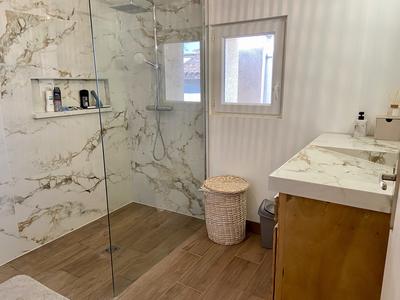 Maison traditionnelle - 97 m² - 2 pièces